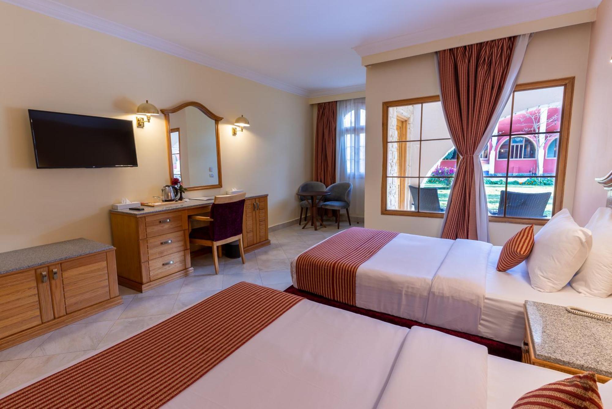 Aladdin Beach Resort Hurghada Room photo