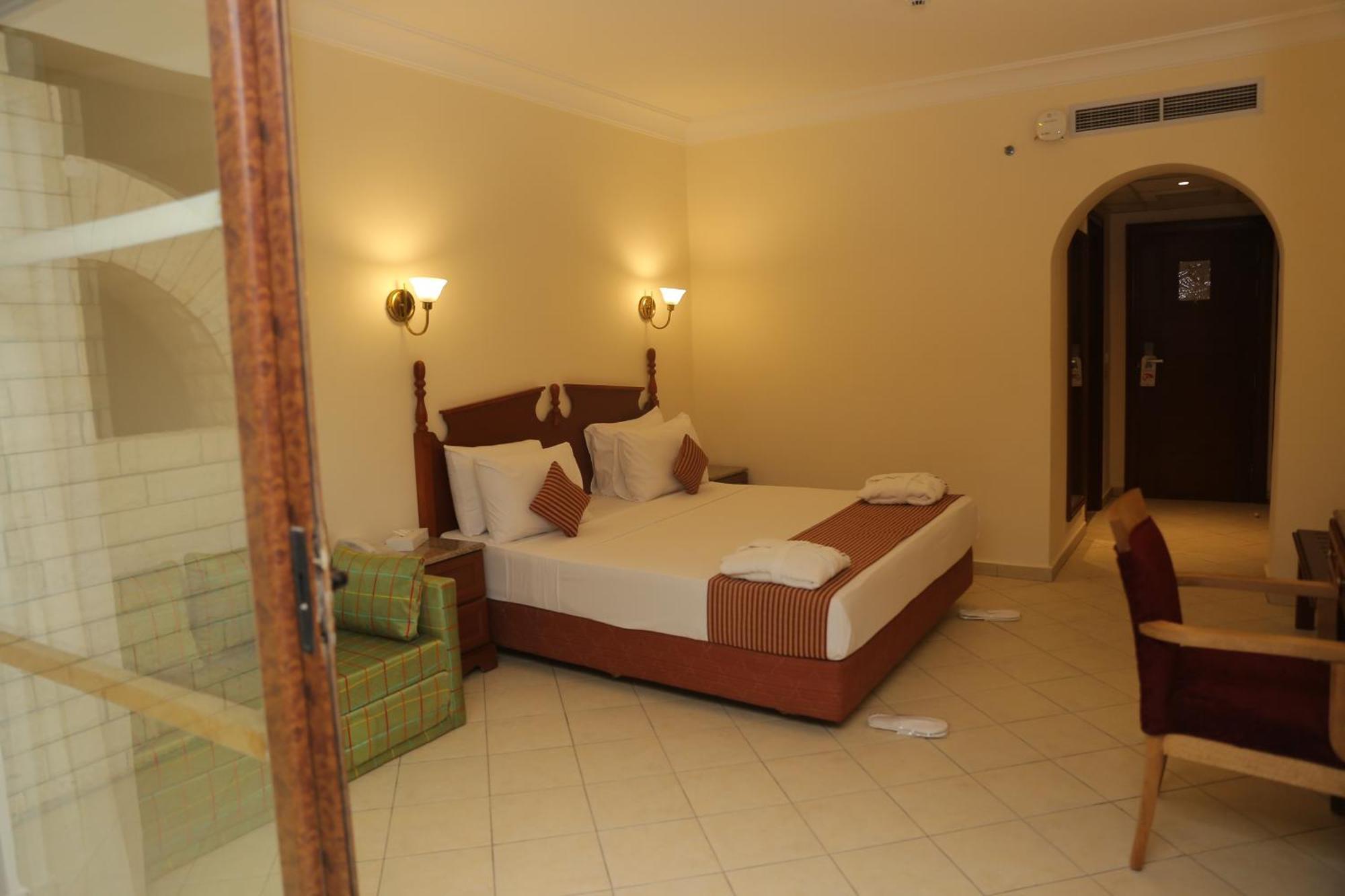 Aladdin Beach Resort Hurghada Room photo